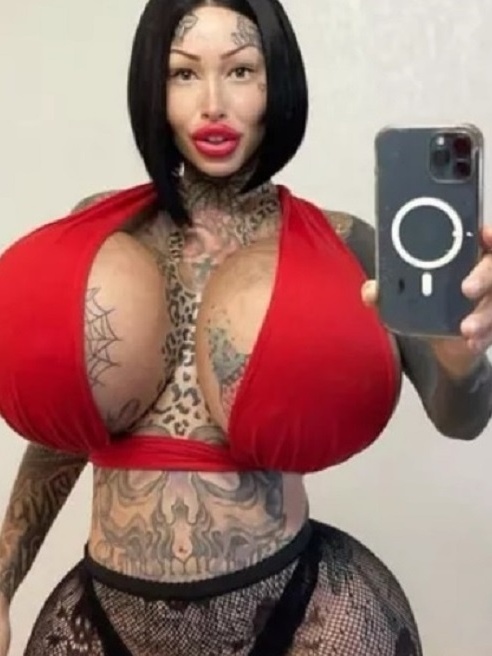 Influencer j&aacute; gastou mais de R$ 514 mil em cirurgias pl&aacute;sticas