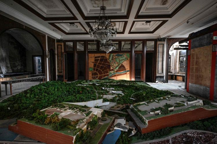 O projeto imobiliário State Guest Mansions se converteu em uma cidade fantasma de luxuosas villas abandonadas em Shenyang, na China - JADE GAO/AFP - JADE GAO/AFP