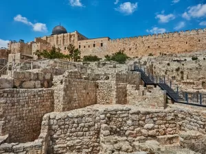 Bíblia estava certa: escavações de muralha em Jerusalém comprovam passagem