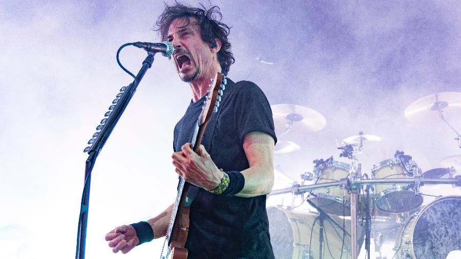 O vocalista Joe Duplantier, da banda de metal francesa Gojira