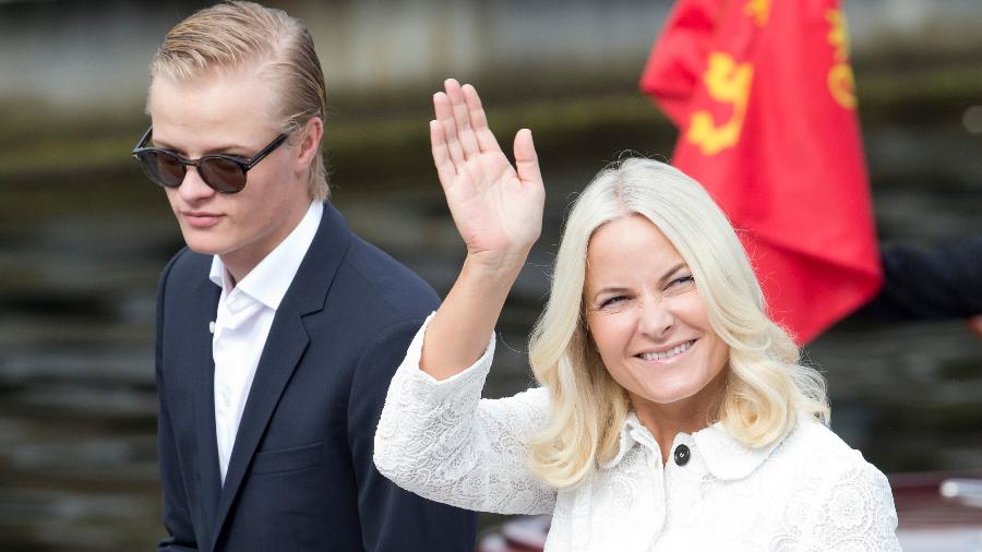 Marius Borg Høiby e a mãe, a princesa Mette-Marit: escândalo abalou a realeza norueguesa - Julian Parker/UK Press via Getty Images