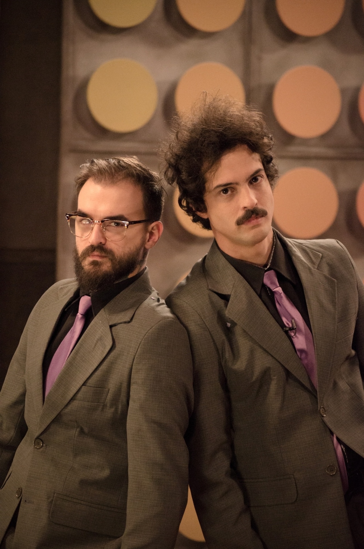 PC Siqueira e Juliano Enrico apresentam o "Caravana no Ar", série da TBS que satiriza a TV - Divulgação