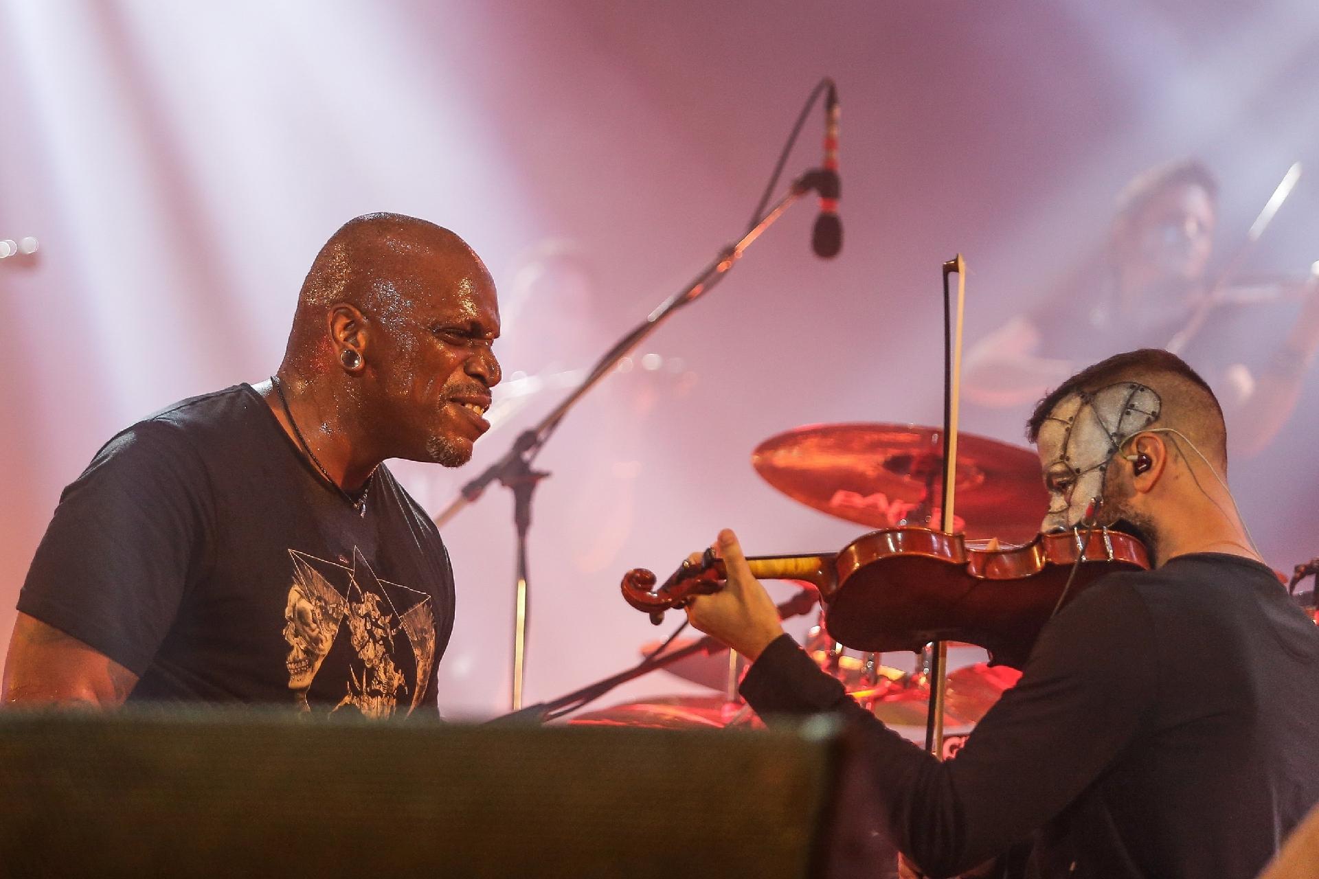 Sepultura contou com os músicos da Família Lima no show no Rock in Rio - Marco Antônio Teixeira/UOL