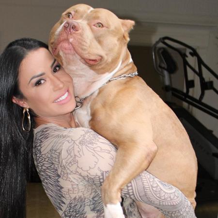 Gracyanne Barbosa com seu cachorro Thor, que virou papai - Reprodução/Instagram