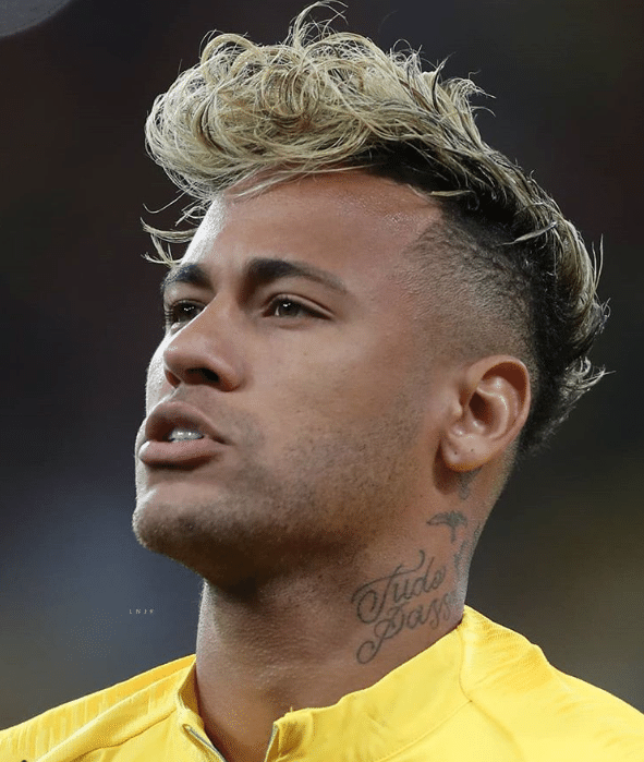 No jogo de estreia da Copa 2018 contra a Suíça, o jogador fez o grande retorno do seu moicano loiro - Reprodução/Instagram