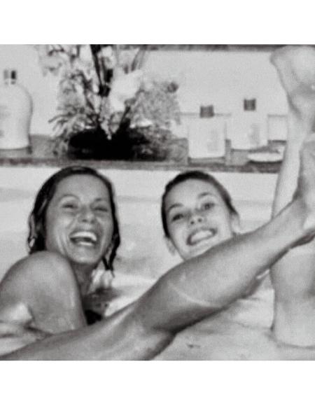 Vera Fischer e Carolina Dieckmann em foto antiga - Reprodução/Instagram