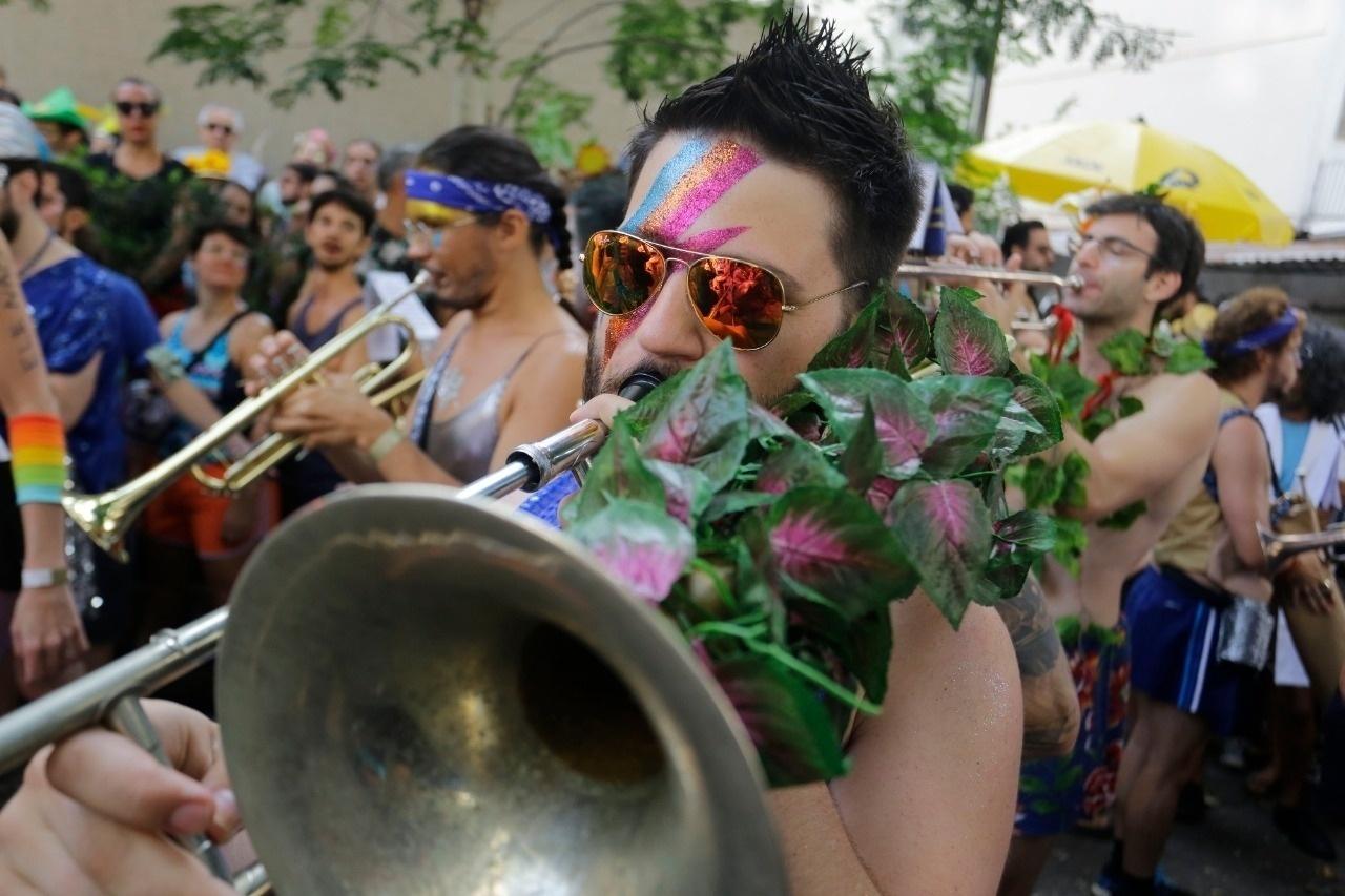 A Charanga faz versões de clássicos da música brasileira e desfila em Santa Cecília - Nelson Antoine/UOL