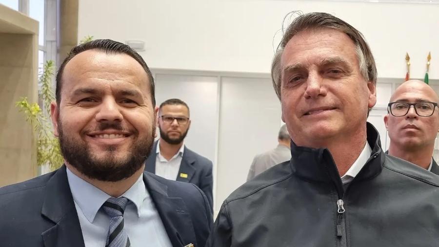 Deputado estadual Gil Diniz ao lado do presidente Jair Bolsonaro - Reprodução/Facebook