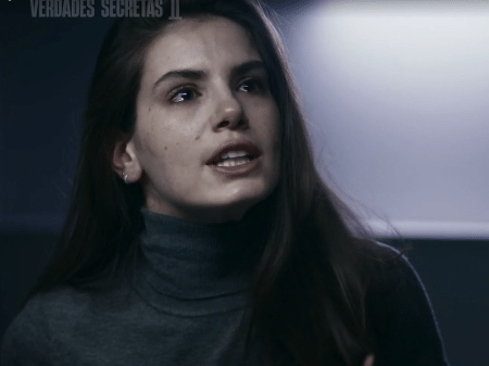 Camila Queiroz como Angel em cena de "Verdades Secretas 2" - Reprodução/TV Globo