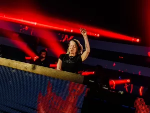 DJ 'alienígena', Ellen Allien ativa 'poder de UFO' no Tomorrowland Brasil 