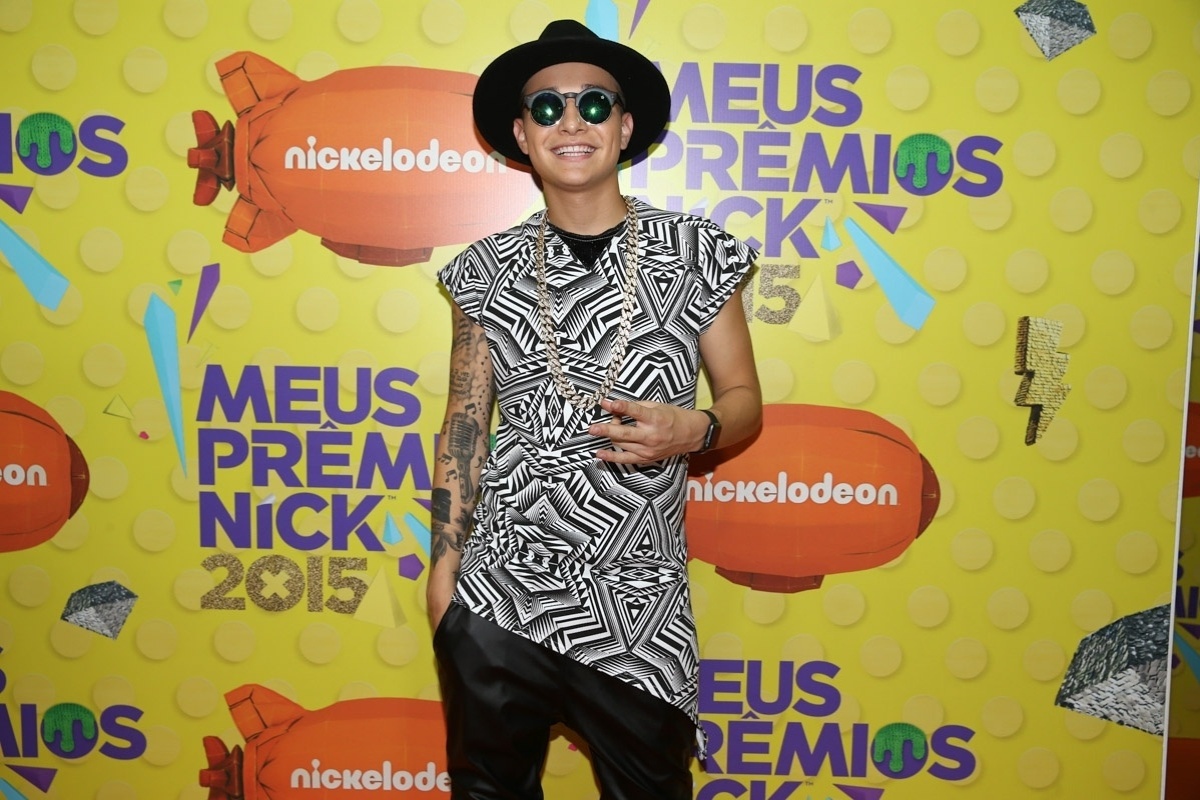 15.out.2015 - MC Gui posa para fotos ao chegar no Meus Prêmios Nick, no Citbank Hall, em São Paulo - Manuela Scarpa/Photo Rio News