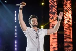 Luan Santana anima a plateia com os sucessos "Tudo o que você quiser" e "Tanto faz". Em seguida, o sertanejo faz dueto com a funkeira Ludmilla em "24 horas por dia" - Ramón Vasconcellos/TV Globo - Ramón Vasconcellos/TV Globo