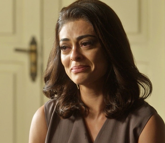 Carolina (Juliana Paes) se emociona ao saber que Gabriel é portador do vírus do HIV em "Totalmente Demais" - undefined
