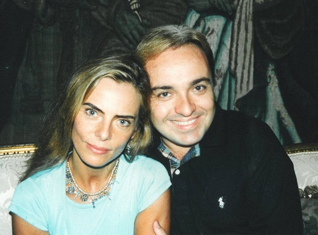 Bruna Lombardi e o apresentador Gugu Liberato no programa "Gente de Expressão" que foi ao ar em 1996 - Divulgação