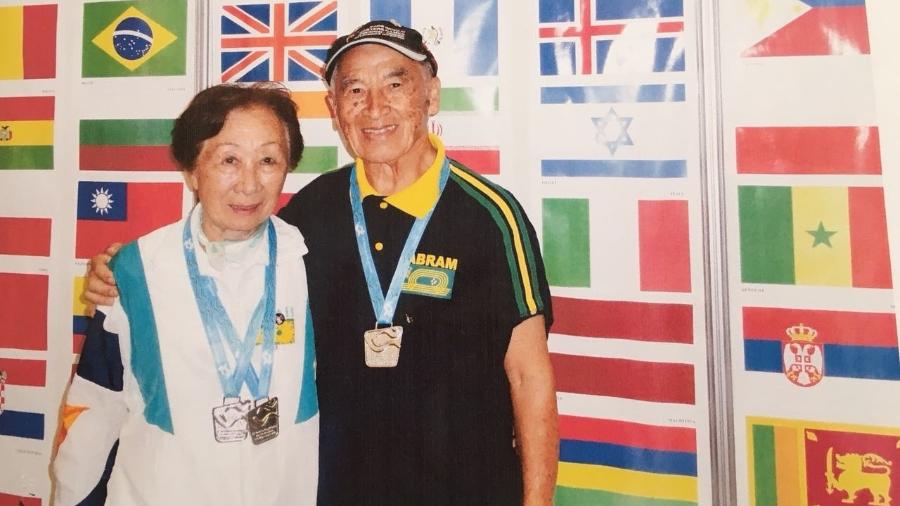 Ines e Antonio Shimizu começaram com as atividades físicas na faixa dos 50 anos - Arquivo Pessoal