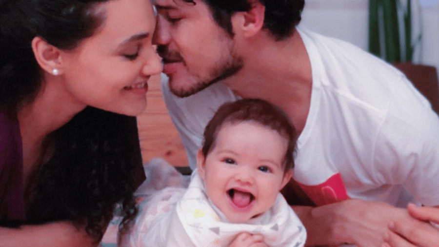 Débora Nascimento e José Loreto com Bella - Reprodução/Instagram