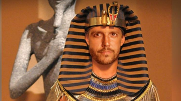 Reprodução/Montagem UOL