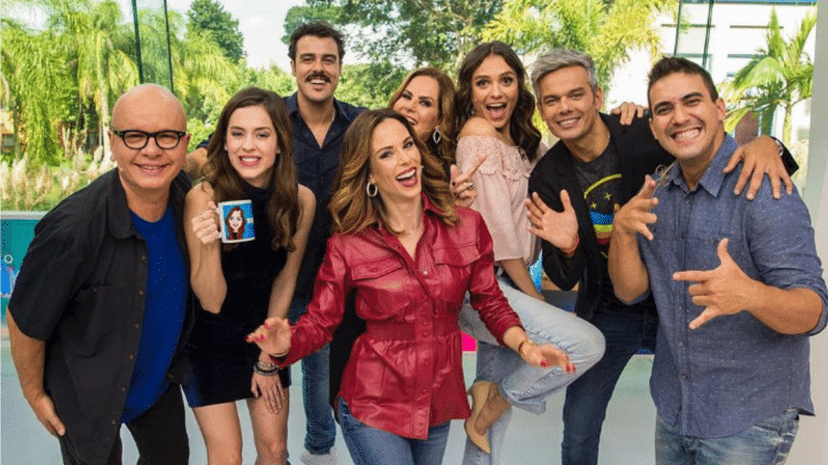 Ana Furtado e outros apresentadores de várias épocas do "Vídeo Show" - Reprodução/Instagram - Reprodução/Instagram