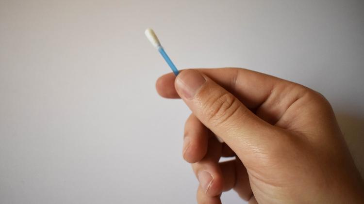 cotonete - iStock - iStock