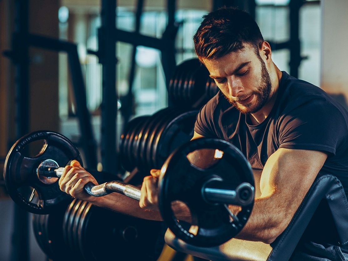 Musculação: treinar com peso leve pode ser tão eficiente quanto