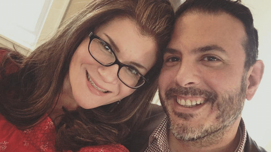 Maura Lewinger e o marido, Joe, que morreu por causa do coronavírus - Reprodução/Facebook