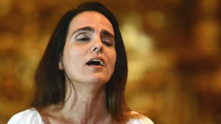 Cantora lírica Juliana Sucupira canta todos os dias pela janela de seu apartamento na Gávea, zona sul do Rio - Reprodução/Instagram - Reprodução/Instagram
