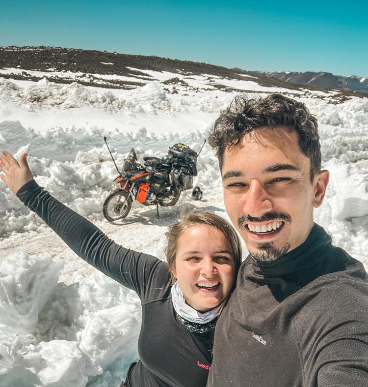 Na Estrada - @outrasareas - O casal na região de Caviahue, na Argentina - Arquivo pessoal - Arquivo pessoal