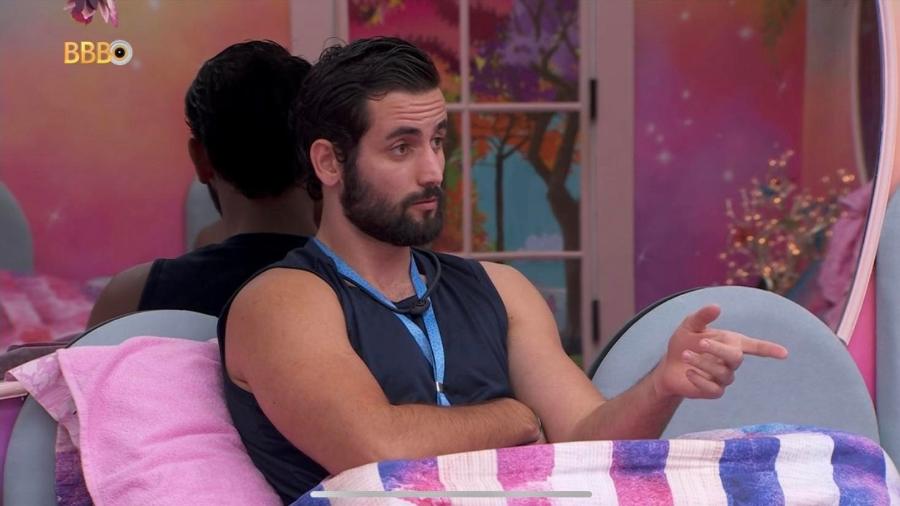 BBB 24: Matteus diz a Davi que brother foi desrespeitoso