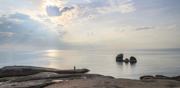 Pôr do sol na praia de Lamai, onde aconteceu o incidente com a turista - Getty Images