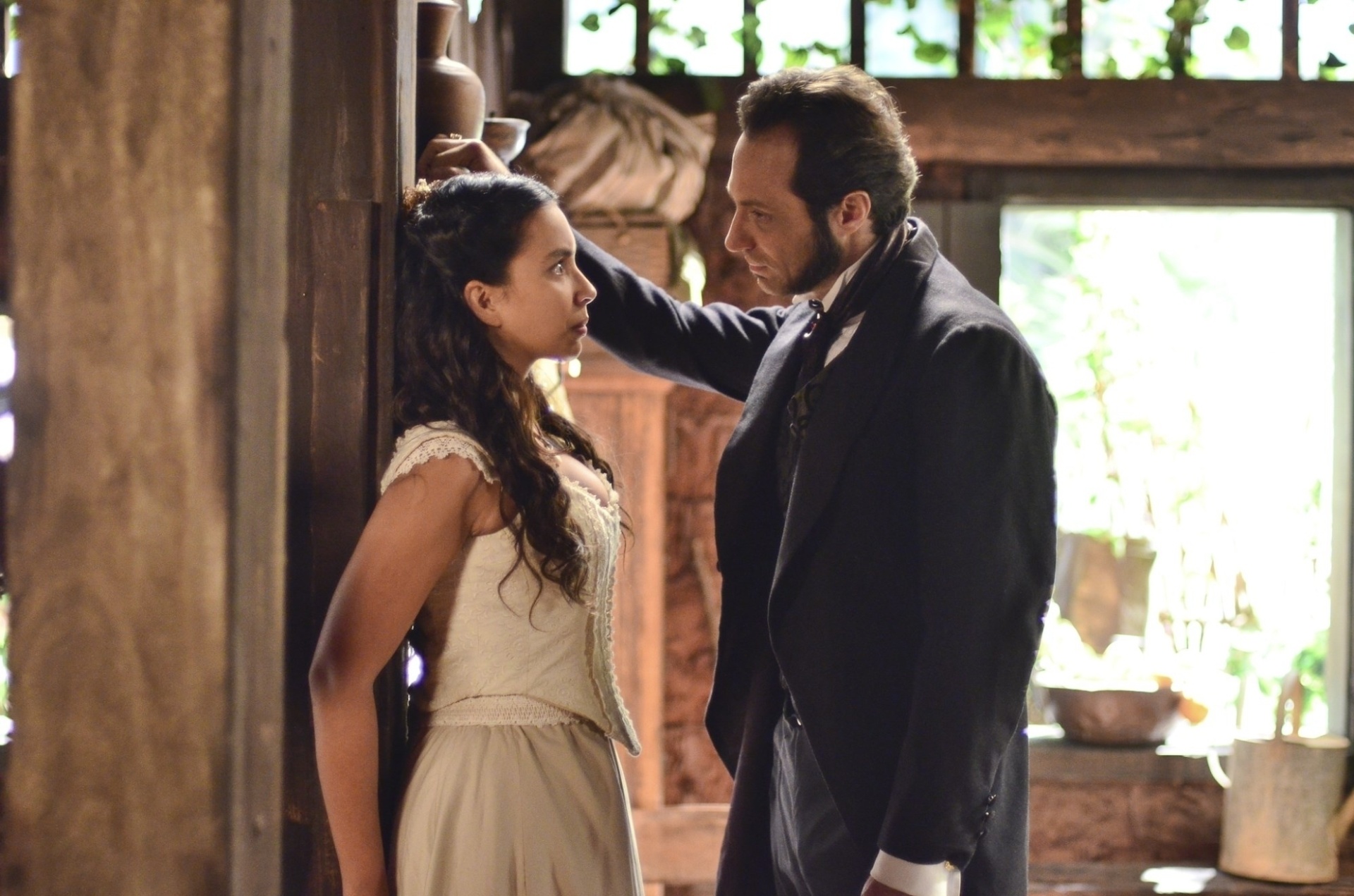 Fernando Pavão intepreta o vilão Comendador Quintanilha, que é obcecado pela escrava Juliana - Antonio Chahestian/Rede Record