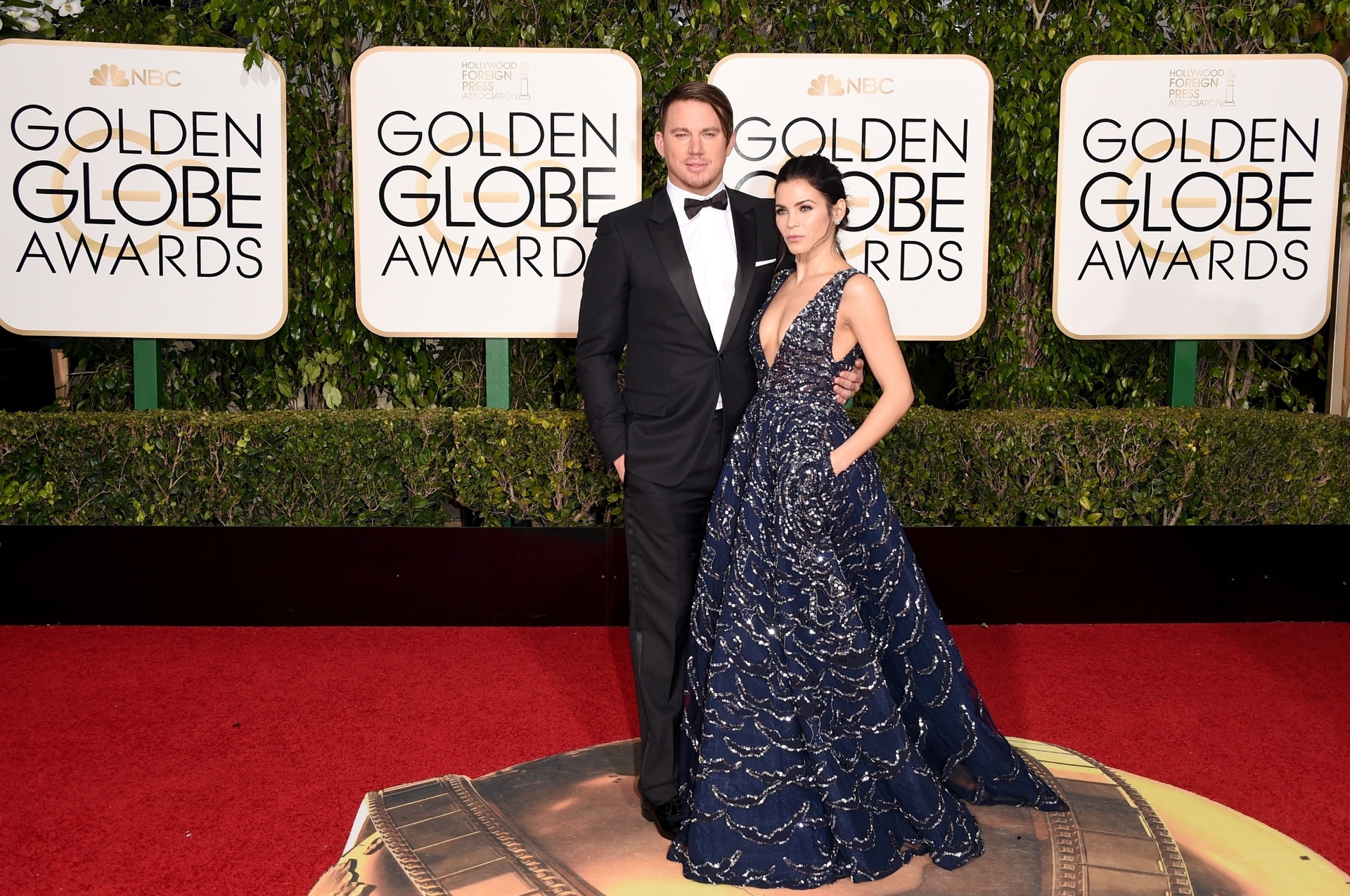 20.jan.2016 - Channing Tatum e a mulher, Jenna Dewan-Tatum, chegam ao Globo de Ouro 2016 - Jason Merrit/Getty Images