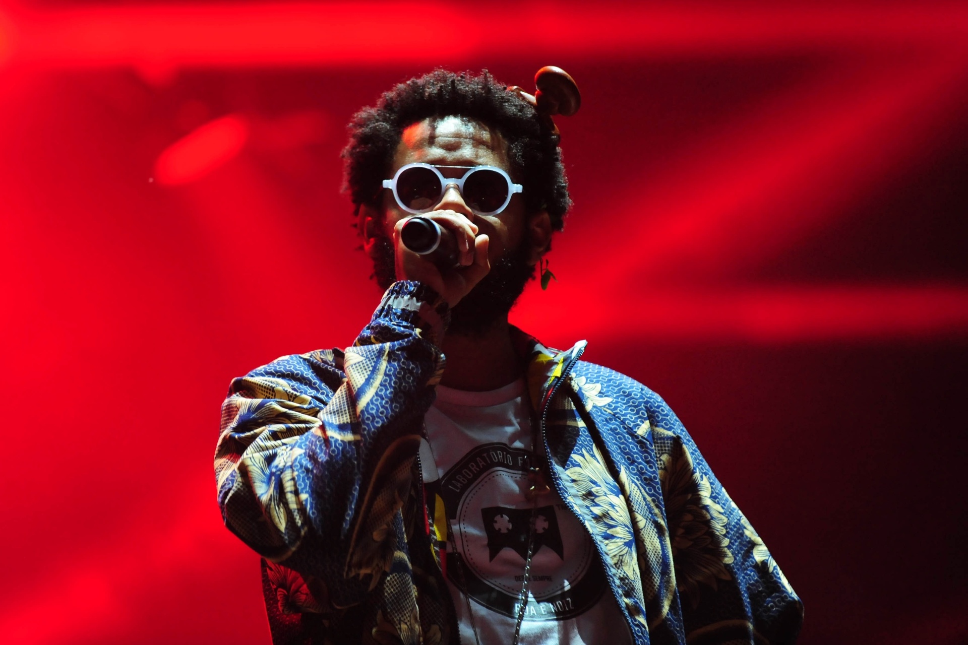 13.mar.2016 - Emicida se apresenta no palco Trident no segundo dia do Lollapalooza Brasil 2016 - Junior Lago/UOL