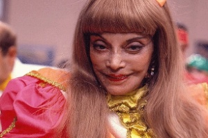 Zezé Macedo como a Dona Bela, da "Escolinha do Professor Raimundo" - Reprodução/TV Globo - Reprodução/TV Globo