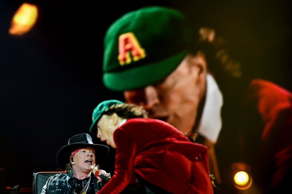 AC/DC se apresenta pela primeira vez com Axl Rose em show na cidade de Lisboa, Portugal - AFP