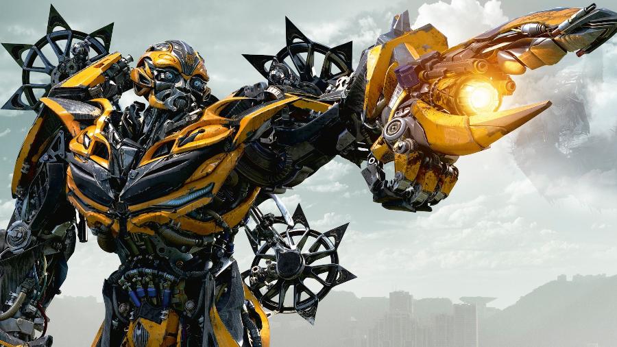 Bumblebee em cena de "Transformers: O Último Cavaleiro" (2017) - Divulgação