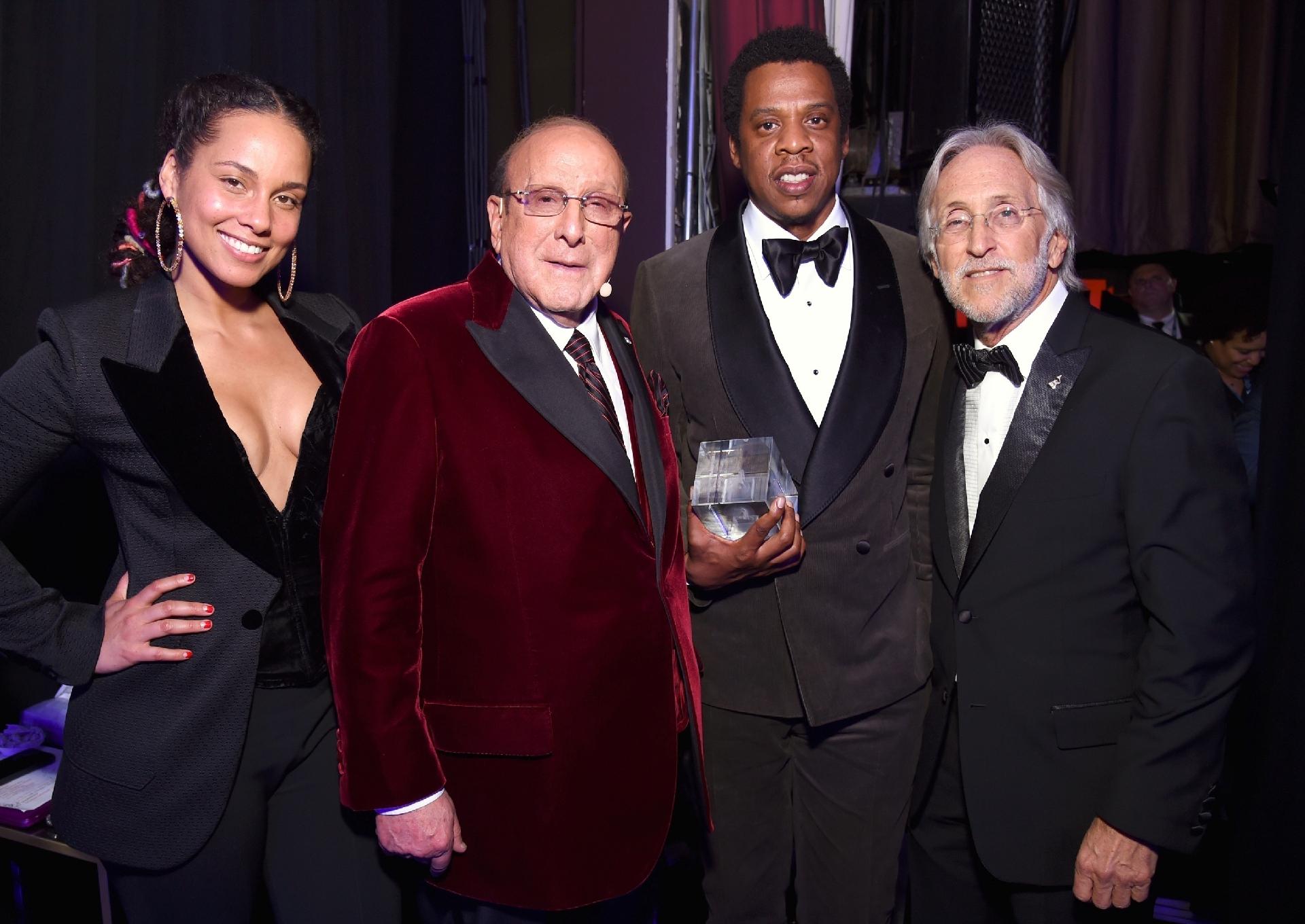 Alicia Keys, Clive Davis, Jay-Z e Neil Portnow em evento de gala pré-Grammy, em Nova York - Getty Images