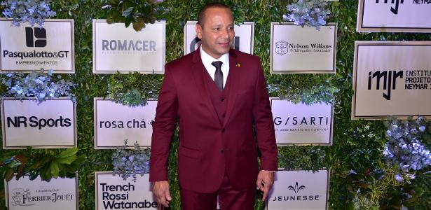 Pai de Neymar posa para fotógrafos durante a segunda edição do leilão do Instituto Neymar Jr. - Thiago Duran/AgNews - Thiago Duran/AgNews