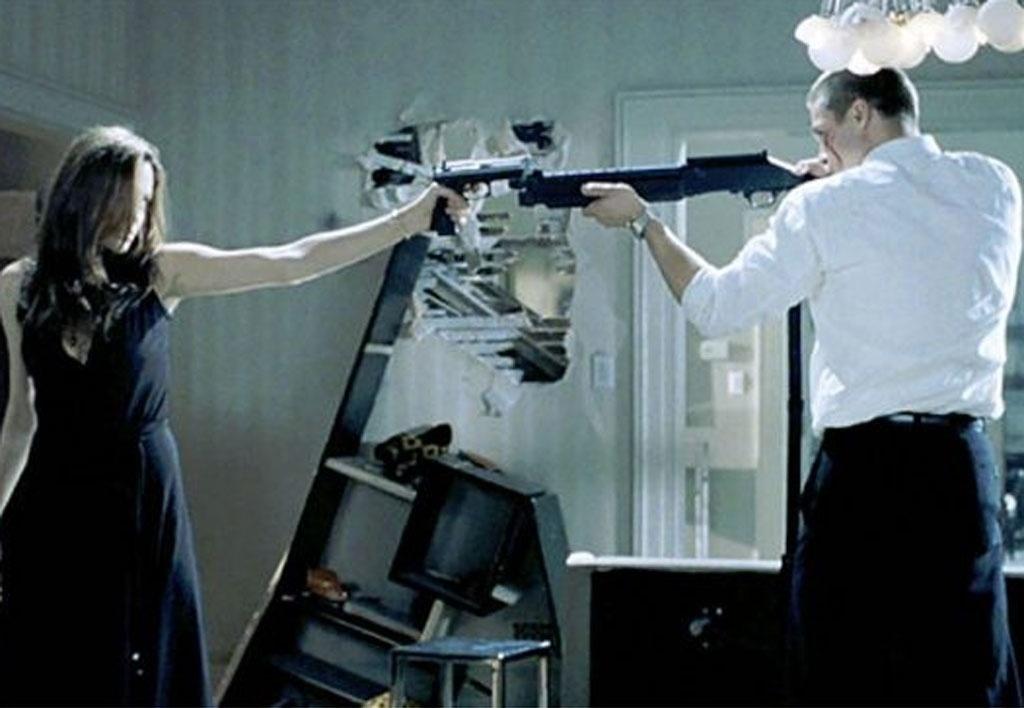 Brad Pitt e Angelina Jolie em "Sr. & Sra. Smith" (2005) - Reprodução