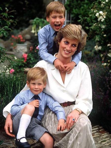Em foto, William relembra da mãe, a princesa Diana - Reprodução/Instagram