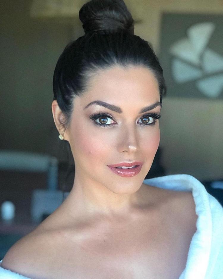 Thais Fersoza