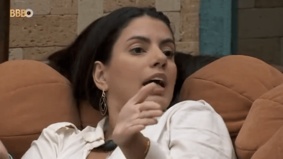 Fernanda diz que 'pregas do c*' é assunto comum em sua família