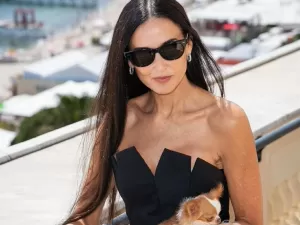 Demi Moore solta palavrão e dá bronca em tagalera em Cannes: 'Você aí'