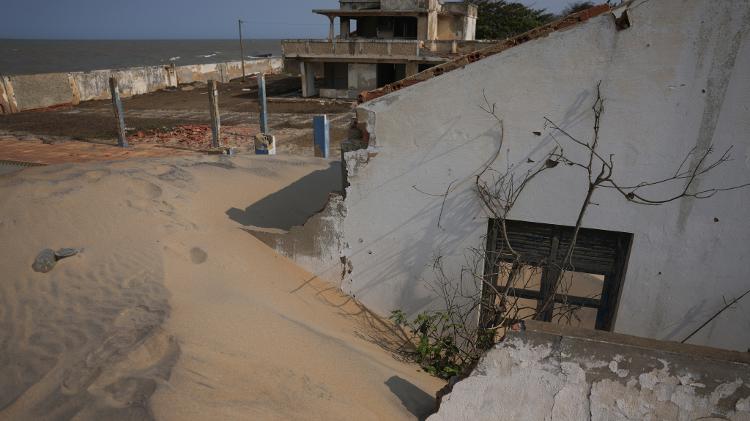 Litoral do Brasil sofre erosão mais rápida do que nunca com a subida do Atlântico