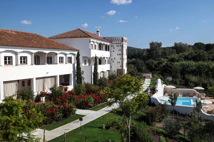 Vermelho Hotel, de Christian Louboutin, em Comporta, Portugal