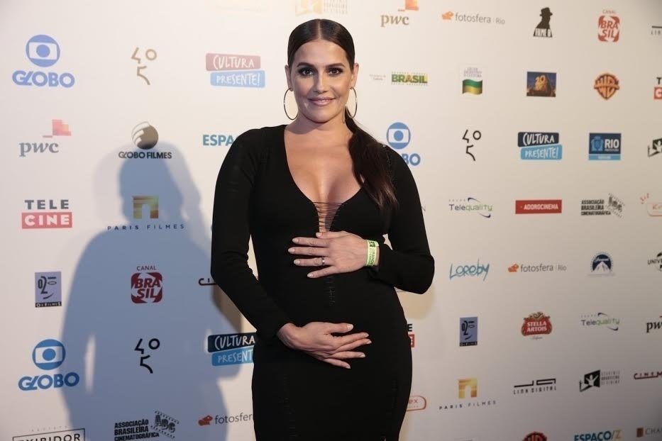 1.set.2015- Deborah Secco está grávida da primeira filha, que se chamará Maria Flor