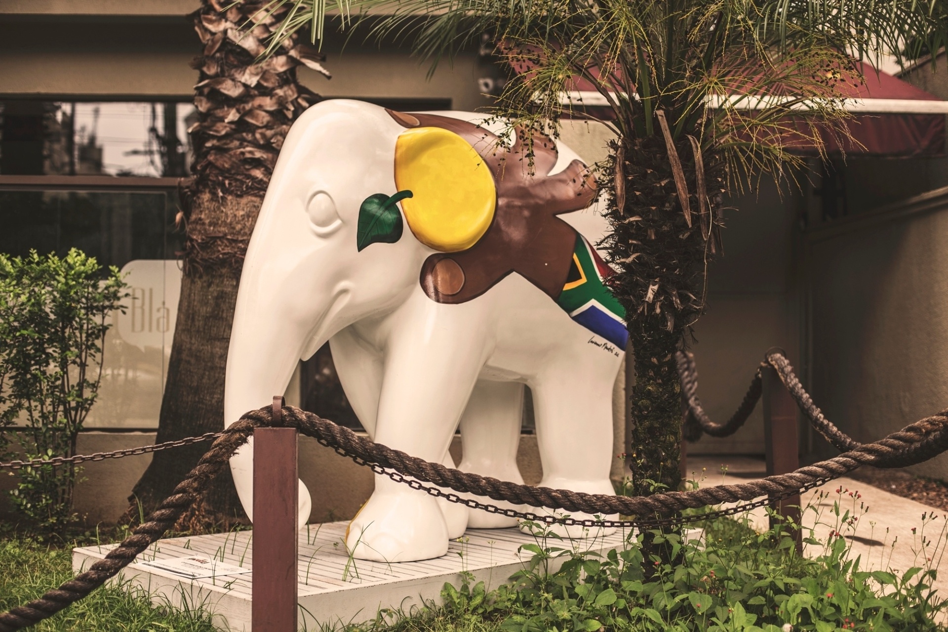 O Elefante da Colheita, do artista Luciano Martins, no Bar Blá (av. Brigadeiro Luís Antônio, 5003, Jardim Paulista) - Divulgação