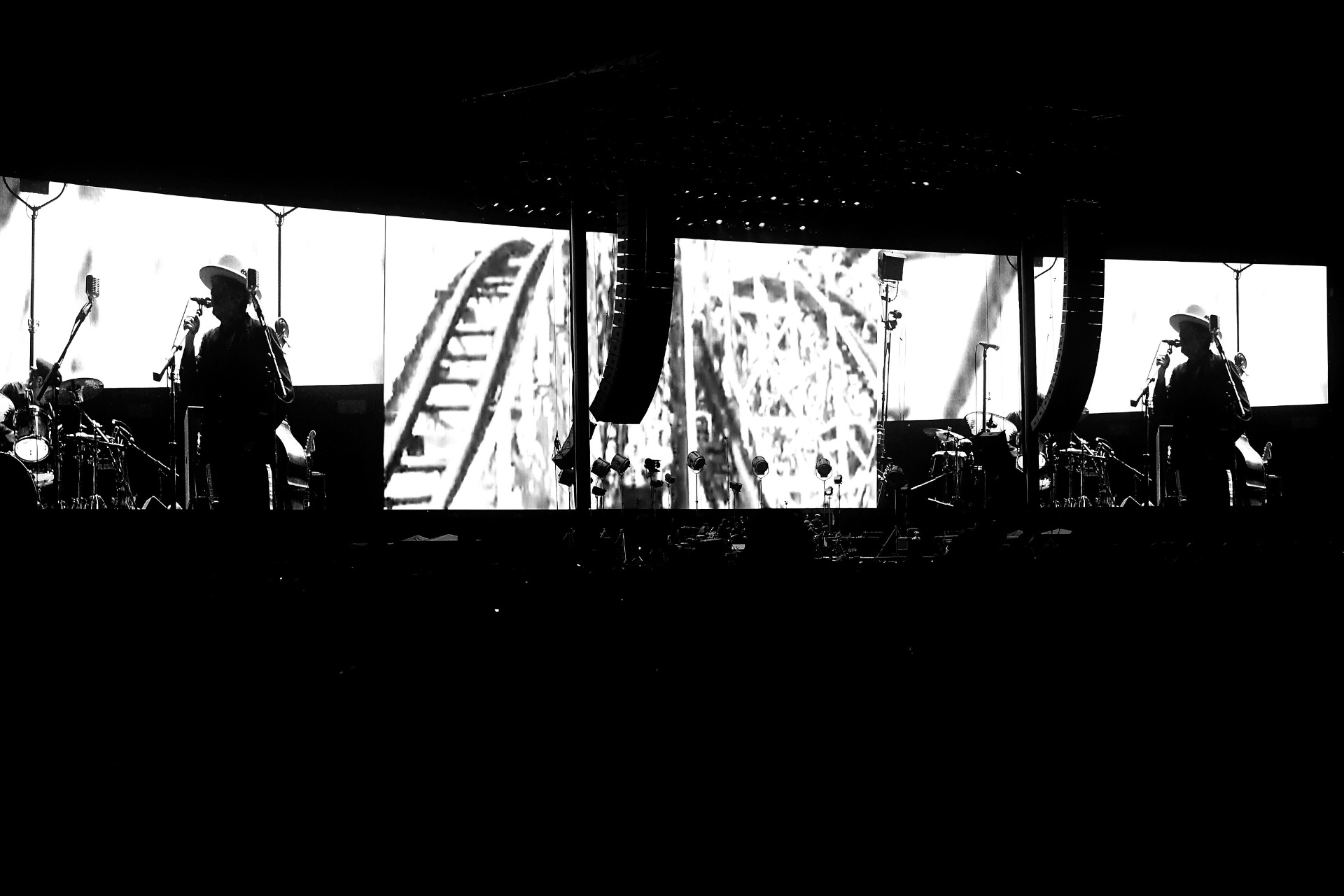 7.out.2016 - Bob Dylan se apresenta para 75 mil pessoas na abertura do Desert Trip, o "Festival do Século" - Frazer Harrison / Staff