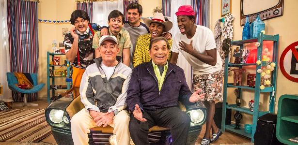 Didi (Renato Aragão) e Dedé (Dedé Sant´Anna) com o elenco do especial "Os Trapalhões": Didico (Lucas Veloso), Dedeco (Bruno Gissoni), Mussa (Mumuzinho), Zaca (Gui Santana) e Tião (Nego do Borel) - Rafael Campos/Globo - Rafael Campos/Globo