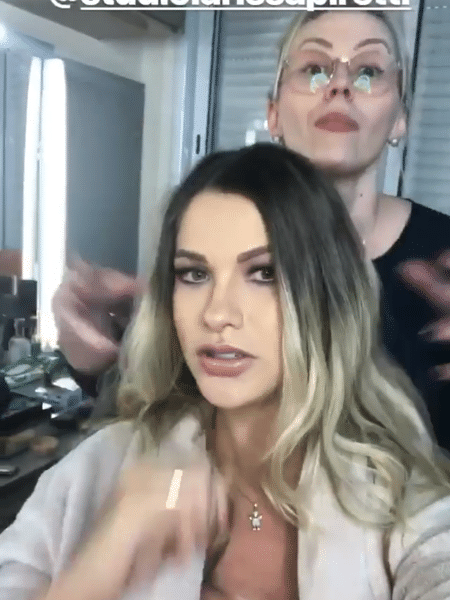 Andressa Suita maquiada e com os cabelos ondulados - Reprodução/Instagram - Reprodução/Instagram