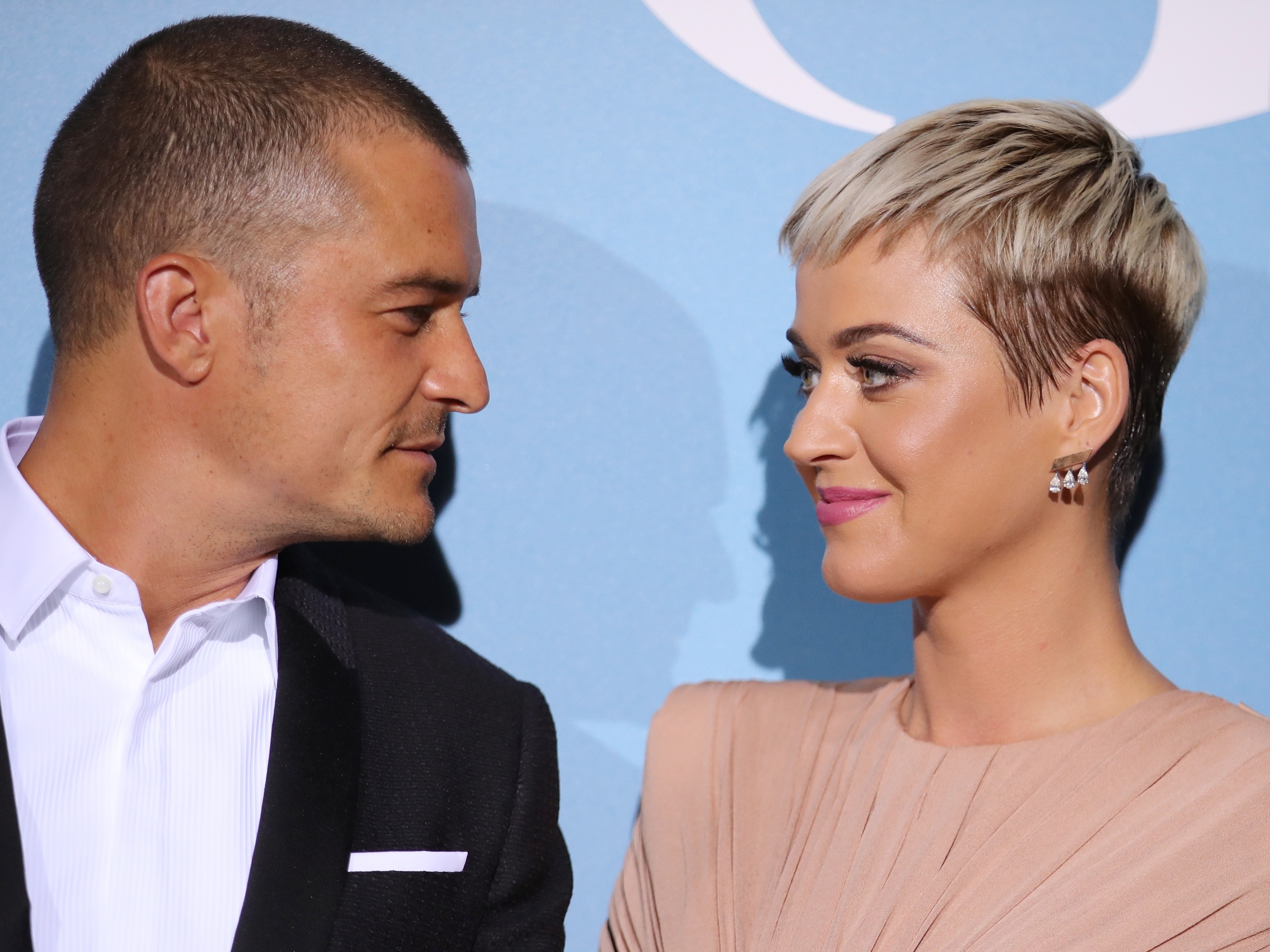 Katy Perry faz pegadinha com Orlando Bloom, que não reconhece voz dela  durante entrevista